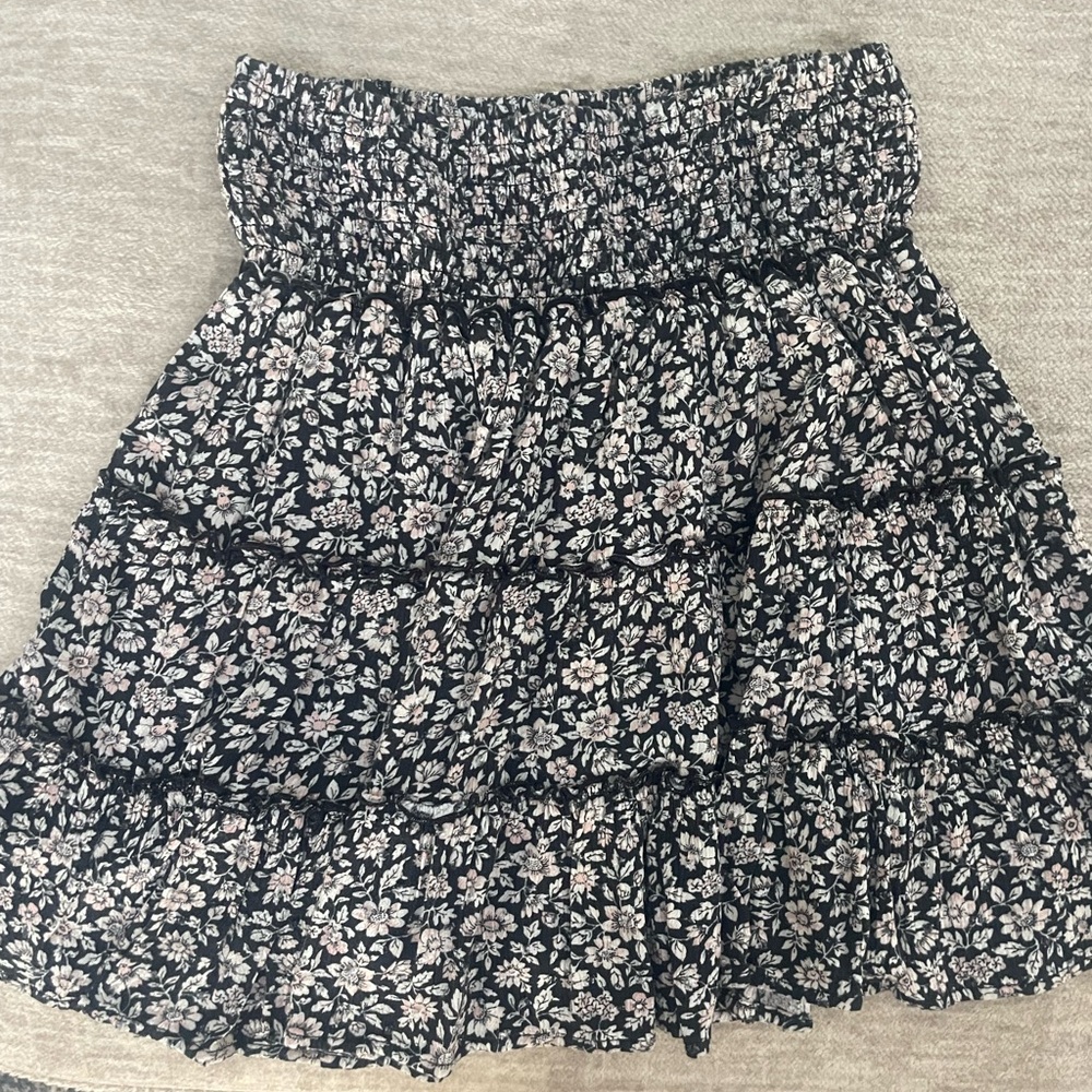 AE Floral Black and White Women's Skirt